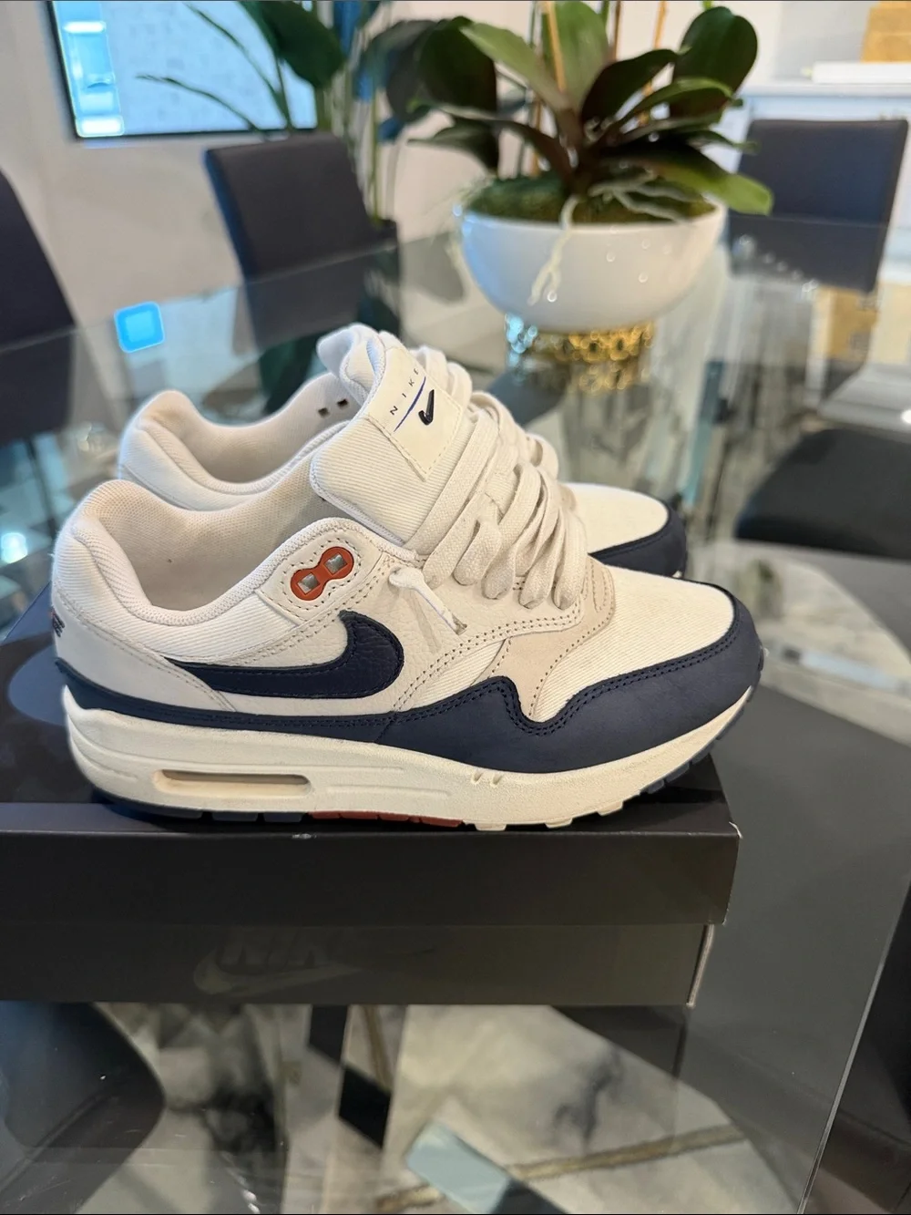 Nike women’s air max 1 lx